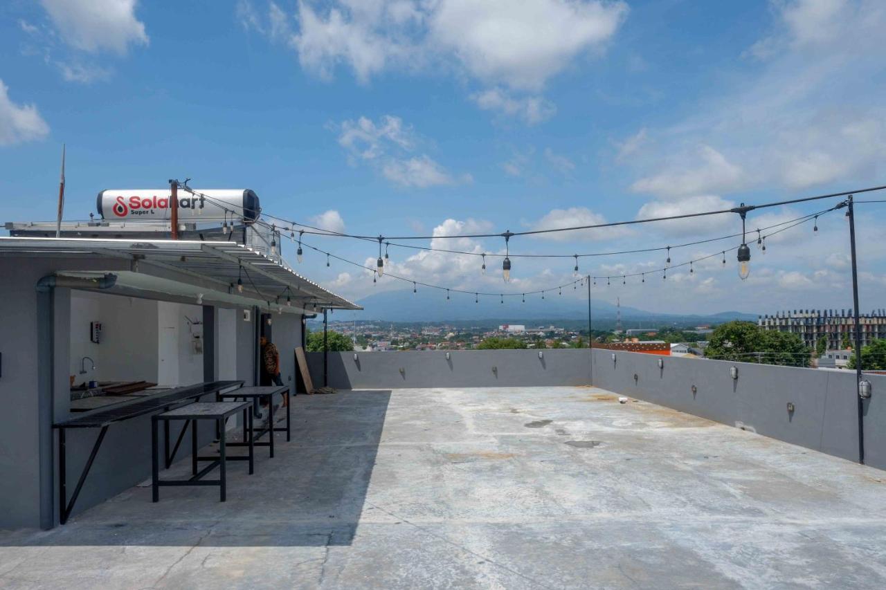 Reddoorz Plus Near Patung Kuda Undip Jatingaleh Экстерьер фото