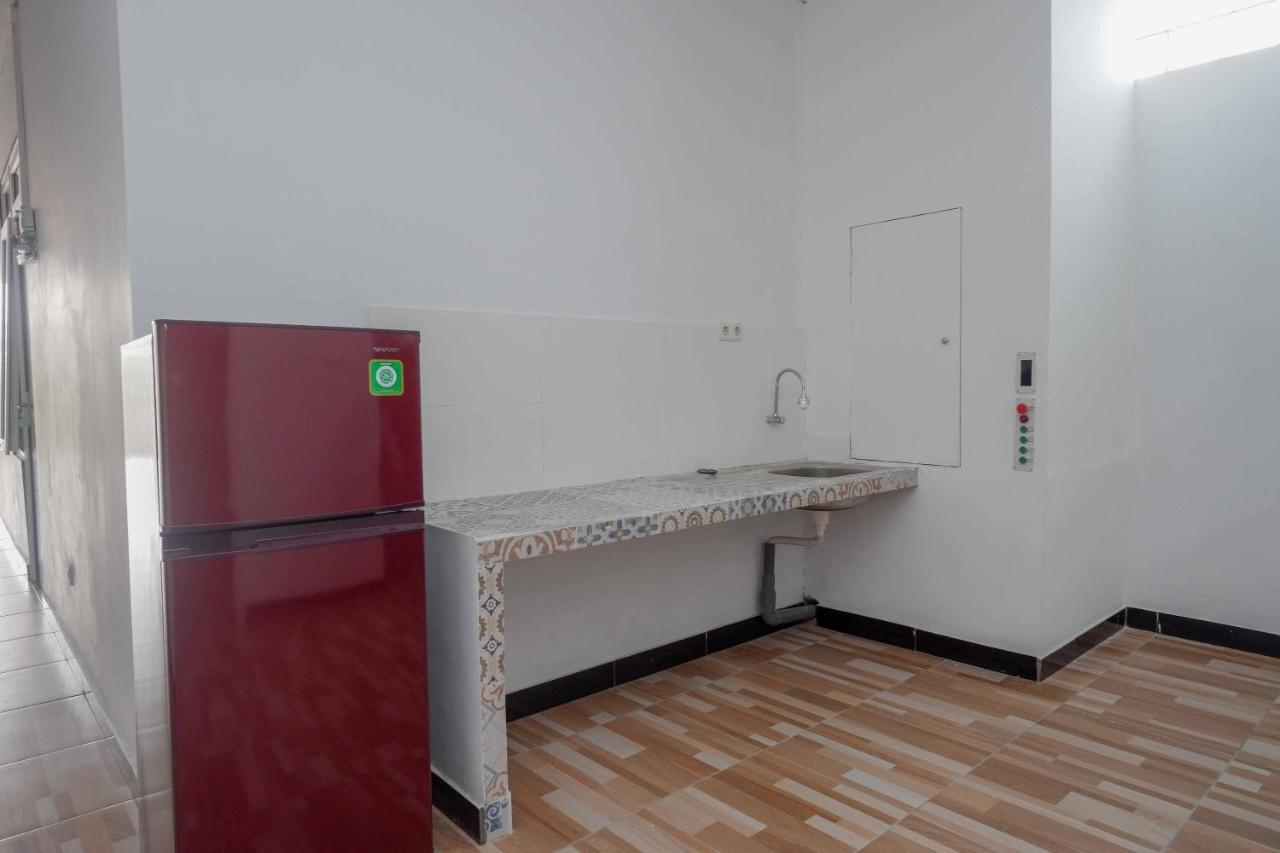 Reddoorz Plus Near Patung Kuda Undip Jatingaleh Экстерьер фото