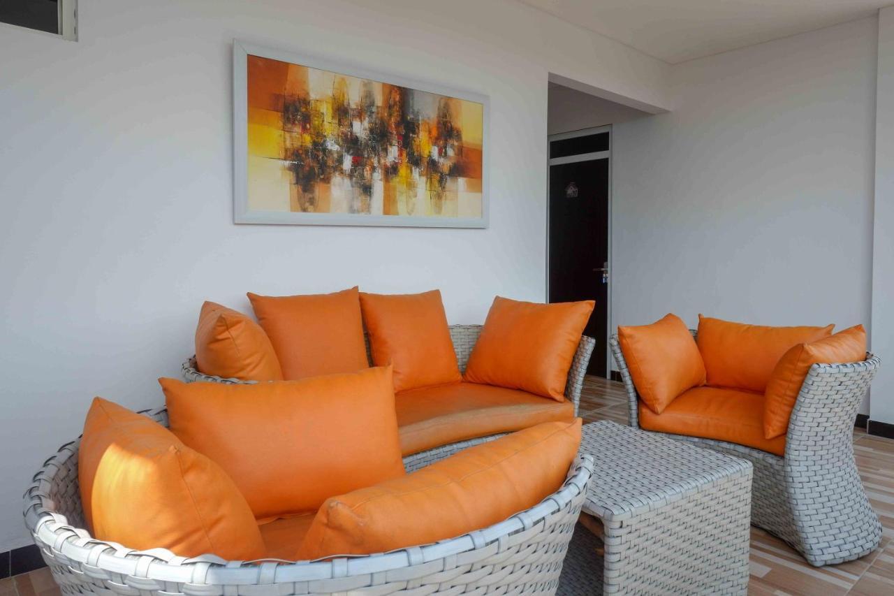 Reddoorz Plus Near Patung Kuda Undip Jatingaleh Экстерьер фото