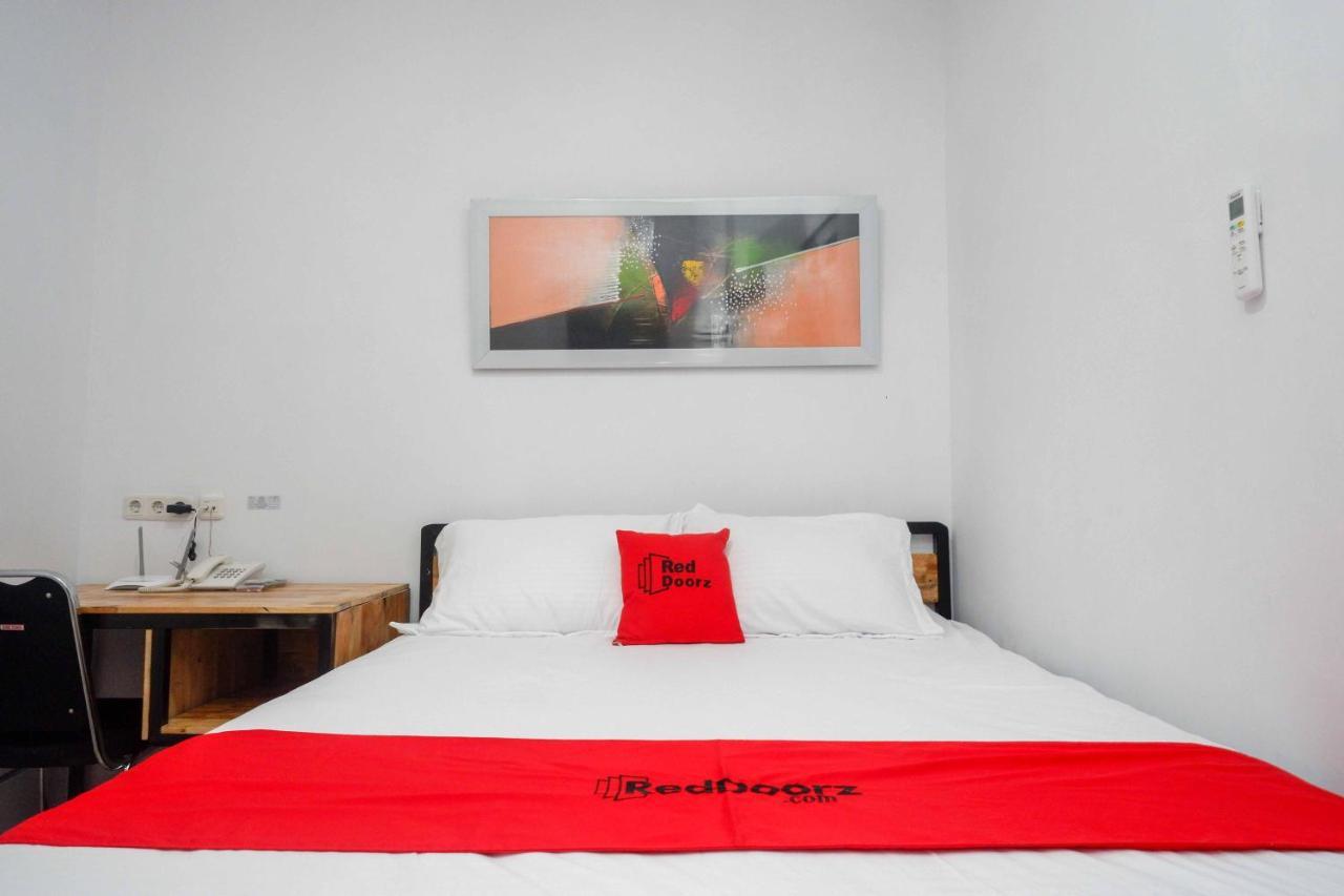 Reddoorz Plus Near Patung Kuda Undip Jatingaleh Экстерьер фото