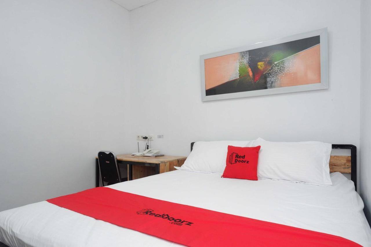Reddoorz Plus Near Patung Kuda Undip Jatingaleh Экстерьер фото