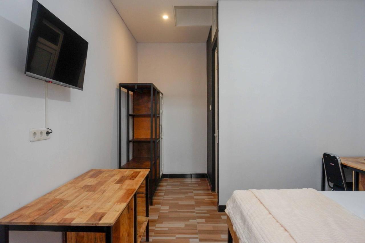Reddoorz Plus Near Patung Kuda Undip Jatingaleh Экстерьер фото