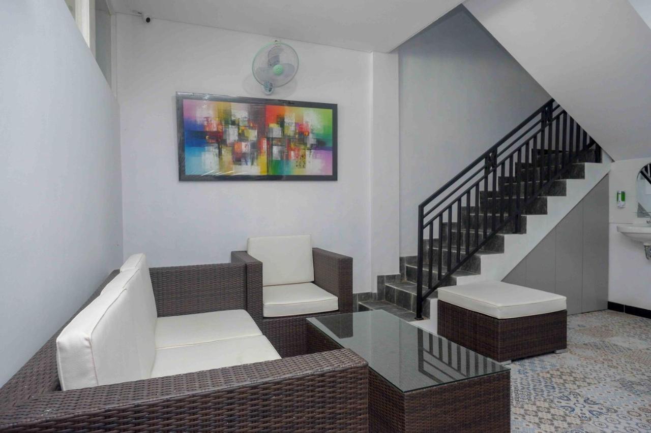 Reddoorz Plus Near Patung Kuda Undip Jatingaleh Экстерьер фото